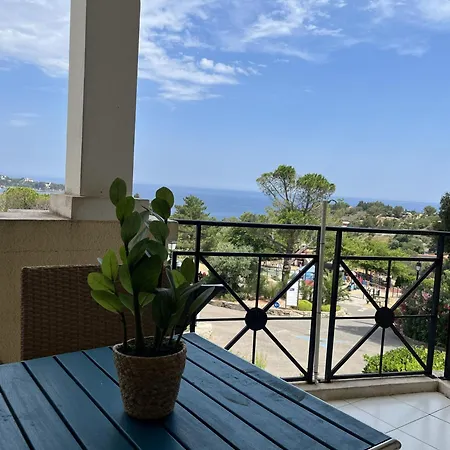 Appartement Cap Esterél 2 Pièces Vue Et Piscines Saint-Raphaël